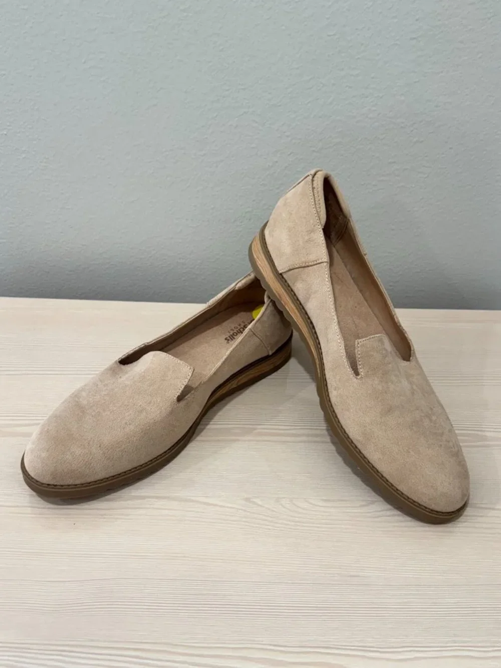 NWOT Dr. Scholls Women's Beige Suede Slip-on Size 9